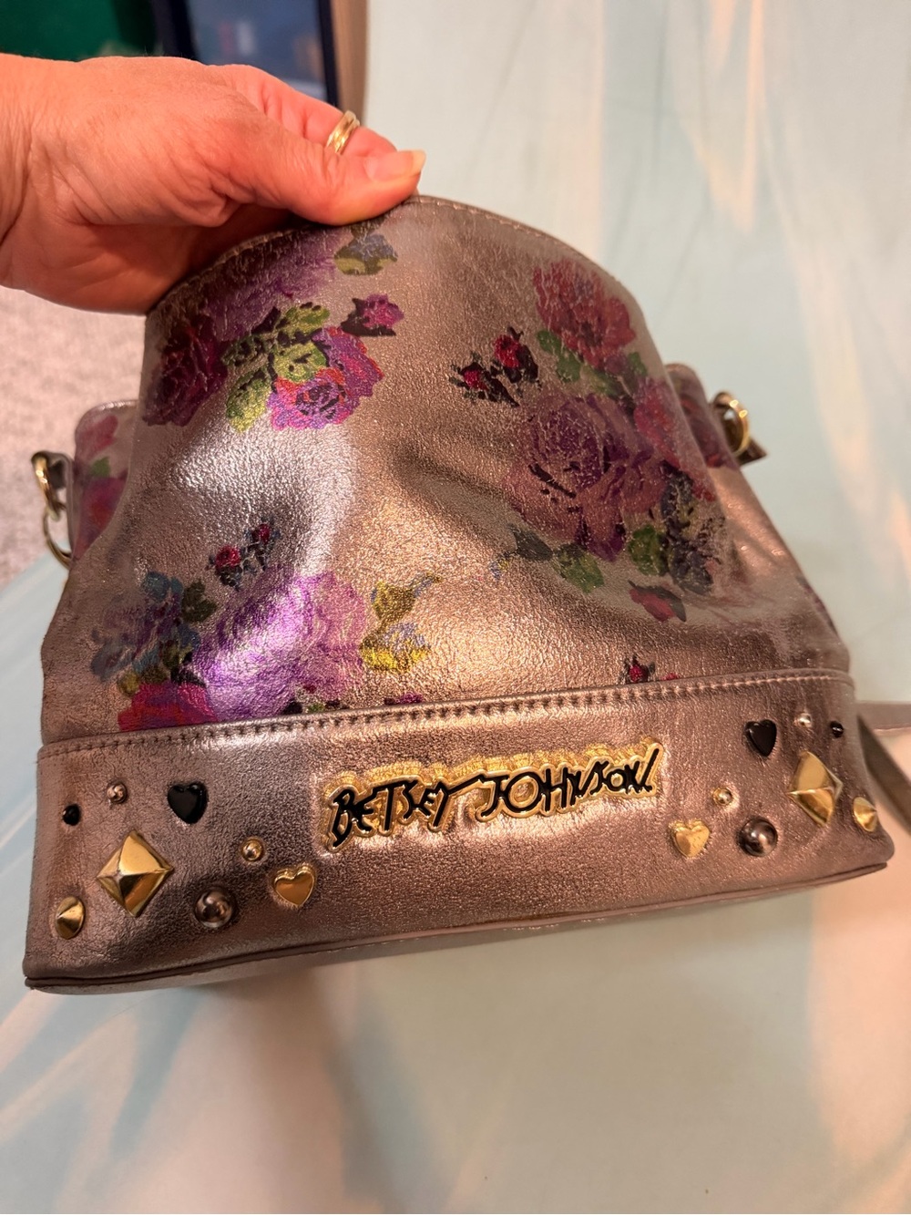 Betsey Johnson Rose Metallic Pink crossbody purse 💎 Great Shape! - Picture 2 of 8